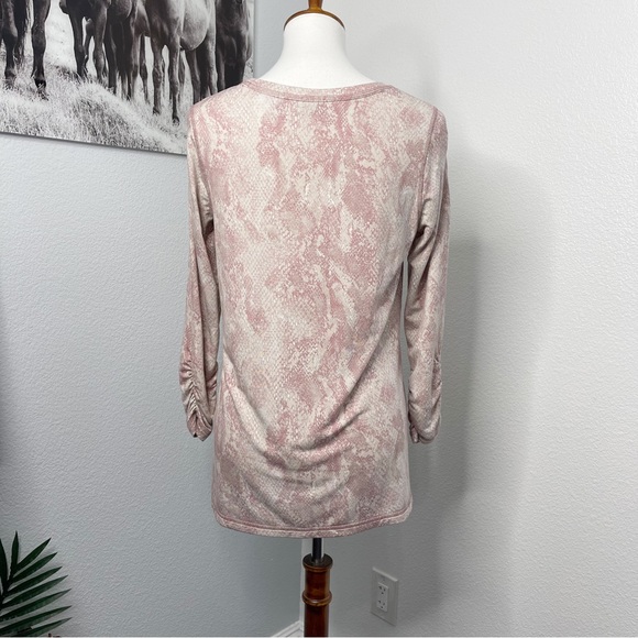 Susan Graver Pink Snake Print Blouse Size Small LIKE NEW - Picture 7 of 15